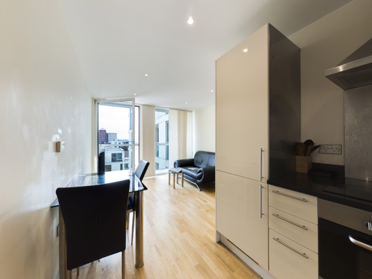 1 bedroom flat to rent - Photo 1