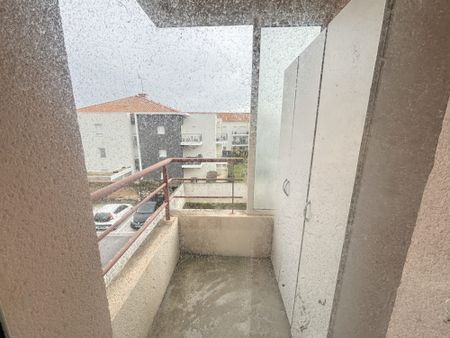 Location Appartement 3 pièces 60m² LES SABLES D OLONNE 85100 - Photo 5