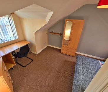 En-Suite Room 4, 44 Rathcoole Street, Lisburn Road, Belfast, BT9 7GA - Photo 2