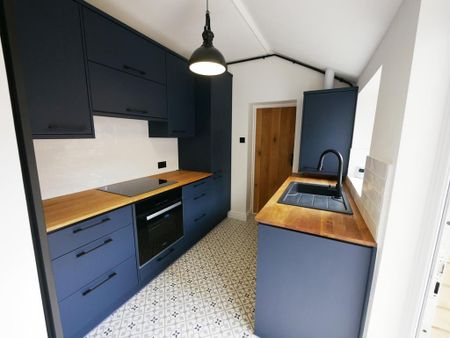 2 bedroom terraced house to rent - Photo 4