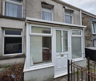 2 bedroom House To Let Total Size: 786 SQ FT - Photo 1