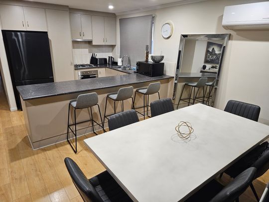 Royal Park - Photo 1