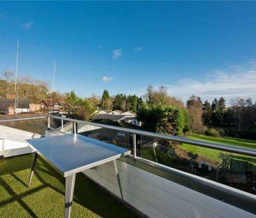 A charming two bedroom apartment with balcony in Ascot. - Photo 6