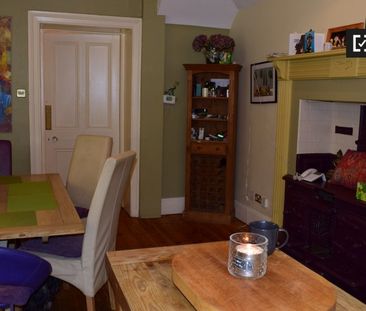 Decorated room in 5-bedroom apartment in Churchtown, Dublin - Photo 6
