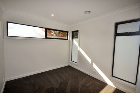 52 Churchill Way, Kilsyth - Photo 3