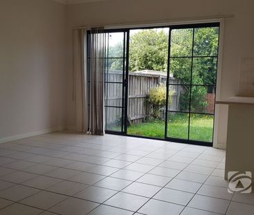 TUDOR STYLE TOWNHOUSE IN TRANQUIL LOCATION - Photo 6