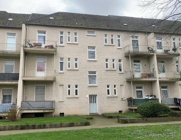 Heute ein König: Ihr neuer Balkon mit Blick ins Grüne. - Photo 1