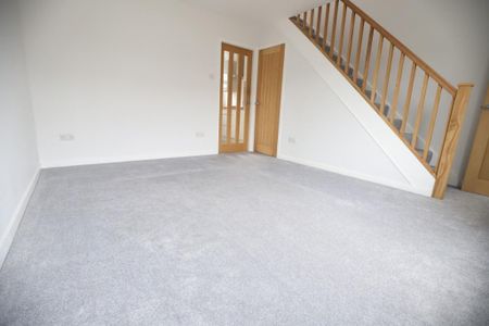 2 bedroom semi-detached house to rent - Photo 2