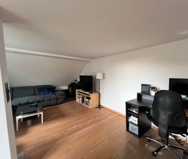 charmante 3.5 Zimmerwohnung - Triplex - Photo 2