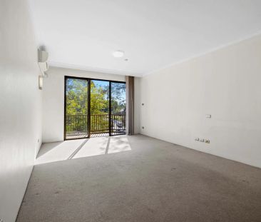 Studio Unit within Walking Distance to Train Station and Shops - Photo 3