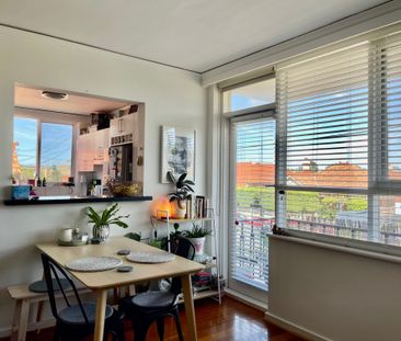 St Kilda East - Photo 6