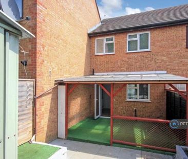 3 bedroom semi-detached house to rent - Photo 6