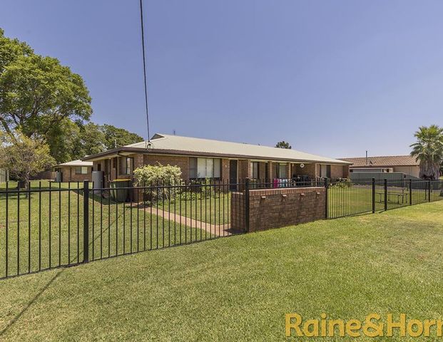 Handy Central West Location - Photo 1