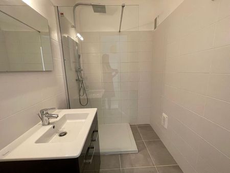 Location Appartement 2 pièces 55m² CAGNES SUR MER 06800 - Photo 2