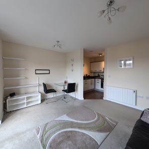 2 bedroom apartment to rent - Photo 2