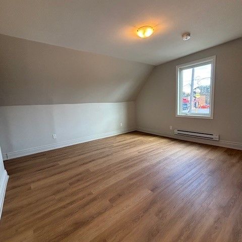 For Lease - 18 Lindsay Street, Kawartha Lakes, Ontario - Photo 1