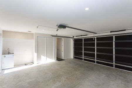Ravenswood – Spacious Family Home! - Photo 3