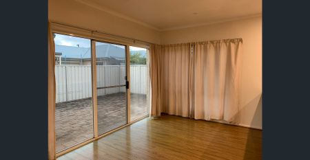 Fantastic 3-Bed 1-Bath House in Brompton - Photo 5