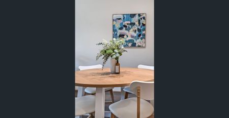 Spacious open plan living - Photo 3