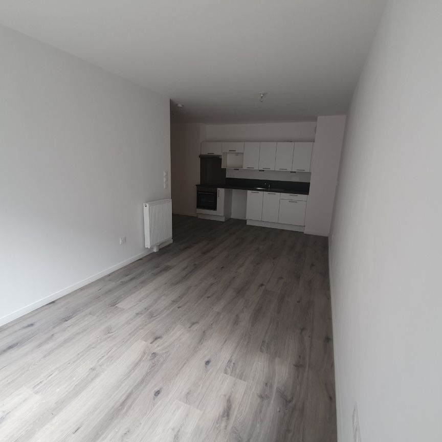 Location Appartement 3 pièces 63m² LILLE 59000 - Photo 1