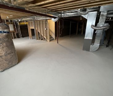 For Lease - 103 Nottingham Road, Barrie, Ontario - Photo 6