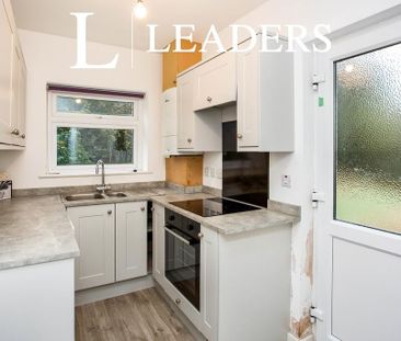 3 bedroom semi-detached house to rent - Photo 2