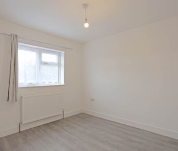 Price £2,500 pcm - Let - Photo 3