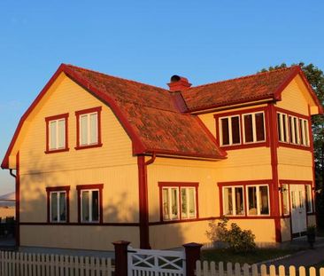 Modern detached house with exquisite art deco details, 7 km from the main square of Uppsala for a family of 5 persons. - Foto 2