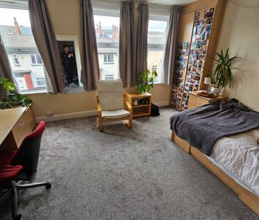 5 Bed - 10 Walmsley Road, Hyde Park, Leeds - LS6 1NG - Student - Photo 5