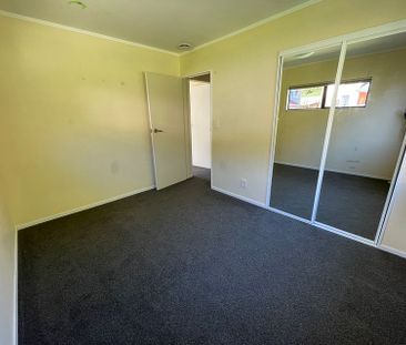 Great View Standalone 3-Bed 2-Bath w/ Backyard - Photo 1