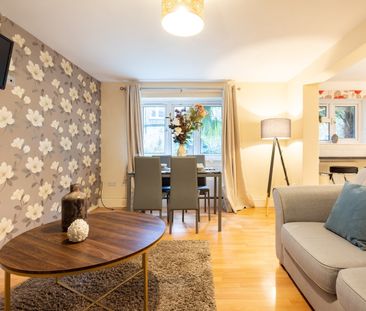 2 Bed Flat, Rockingham Street, SE1 - Photo 1