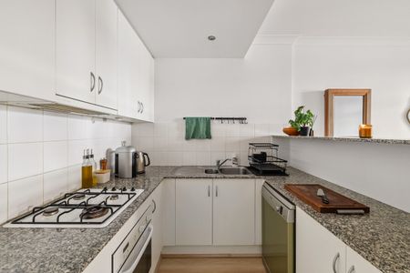 25/6-18 Poplar Street, Surry Hills NSW 2010 - Apartment For Rent | Domain - Photo 2