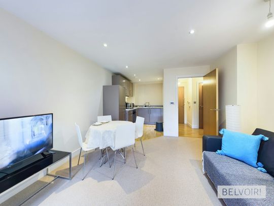 Flat to rent on - Photo 1