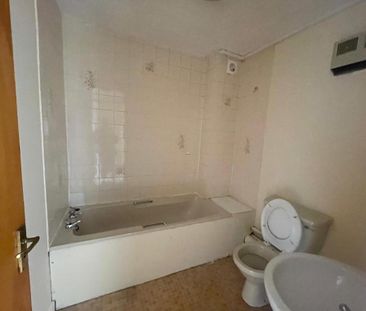 2 bedroom property to rent - Photo 4