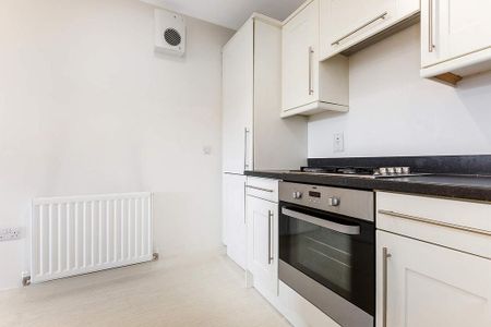 1 bedroom ground floor flat to rent - Photo 3
