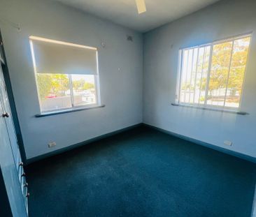 Affordable Unit between the City & Bay! - Photo 5