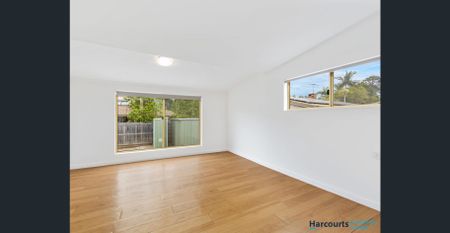 Light, Bright & Large! A Perfect Family Home - Photo 2