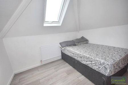 4 bedroom detached bungalow to rent - Photo 4