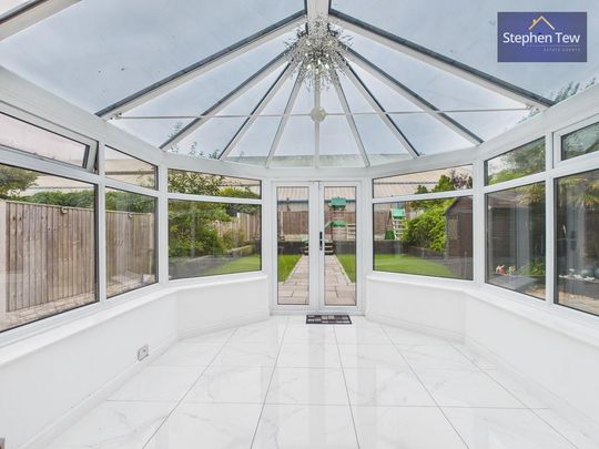 4 bedroom detached house to rent - Photo 1