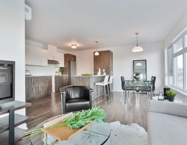 2 chambres - 4155 Rue Legault, Saint-Hubert - Photo 1