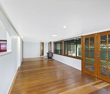 Stunning Country-Style Oversize Family Home - Photo 5