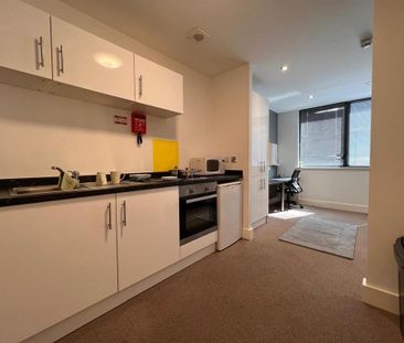 Studio to rent - Photo 1