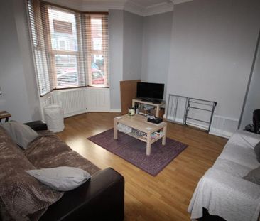 4 bedroom house to rent - Photo 1