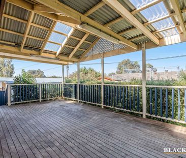 Charming 3-Bedroom Home in Higgins - Photo 6