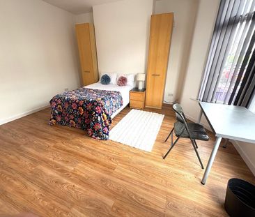 7 Bed Terraced House, Kenmare Road, L15 - Photo 3