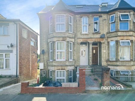 1 bedroom in a house share to rent - Photo 5