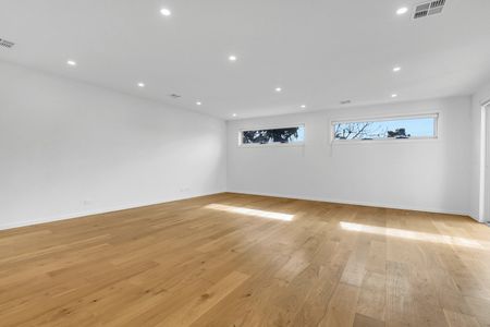 2/1 Newcastle Street, Preston VIC 3072 - Photo 2