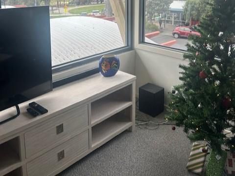 Studio Apartment in the perfect position - Photo 1