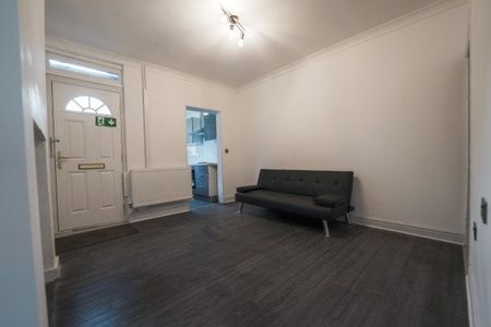 Victoria Street, NG18, Property for rent - Photo 3