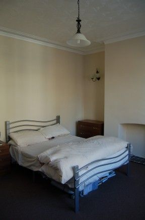 FIRST MONTHS RENT HALF PRICE - DOUBLE ROOM - Photo 2